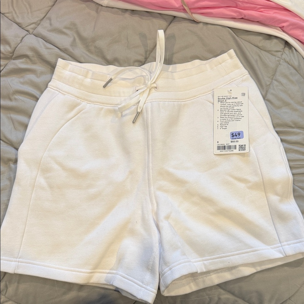 lululemon athletica Women's White Scuba High-Rise Short 5”